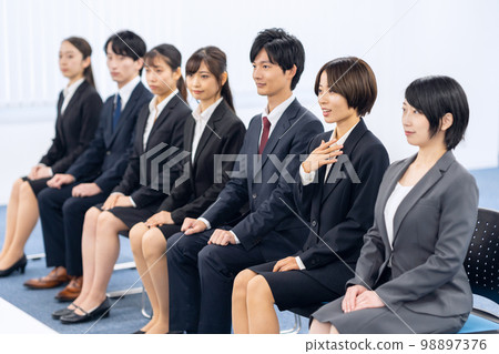 Interview, job hunting, recruiting, job hunting, business, businessman, office 98897376