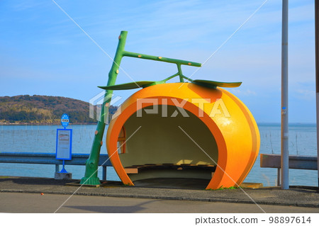 [Nagasaki Prefecture] Mandarin orange fruit bus stop (Amidazaki) 98897614