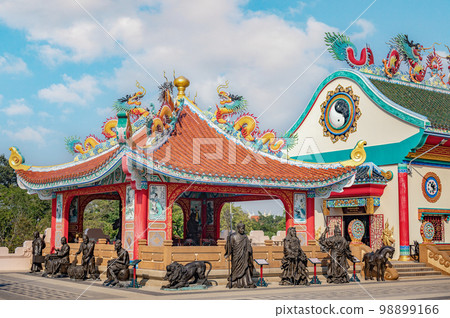 Anek Kusala Sala, Viharn Sien landmark for tourist at Pattaya, Thailand. Most favorite landmark for travel. Anek Kusala Sala, Viharn Sien landmark for tourist at Pattaya, Thailand. Most favorite landmark for travel. 98899166