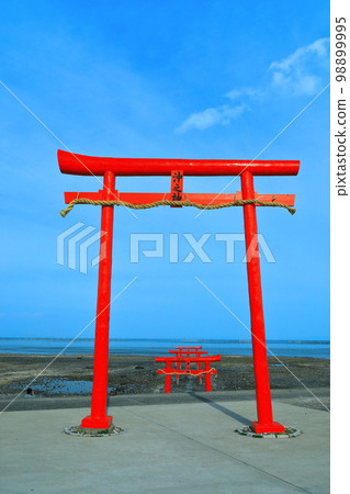 [Saga Prefecture] Undersea torii at Oo Shrine 98899995