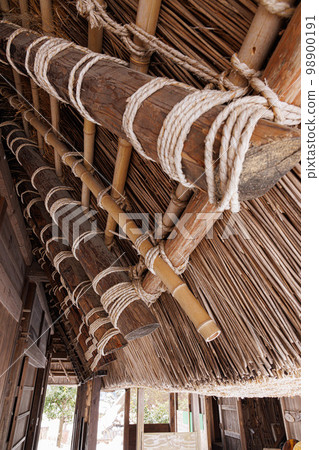 美山茅屋之裡雪景 98900191