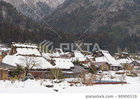 美山茅屋之裡雪景 98900319