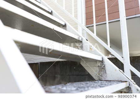 outdoor staircase for apartments, corporations 98900374