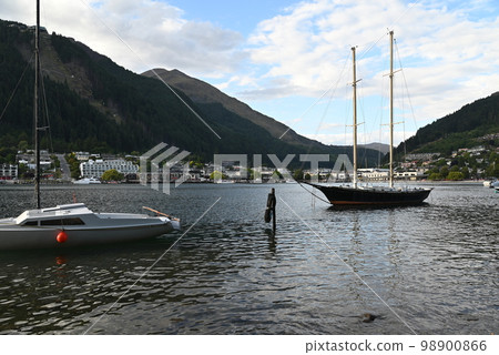 [New Zealand Queenstown] Lake Wakatipu 98900866
