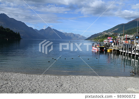 [New Zealand Queenstown] Lake Wakatipu 98900872