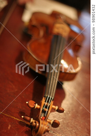 beautiful sounding violin beautiful sounding violin 98901432