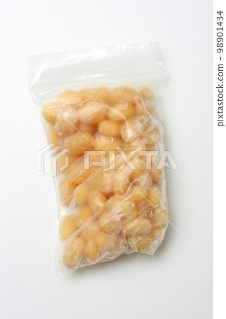 Boiled soybeans used for cooking Boiled soybeans used for cooking 98901434
