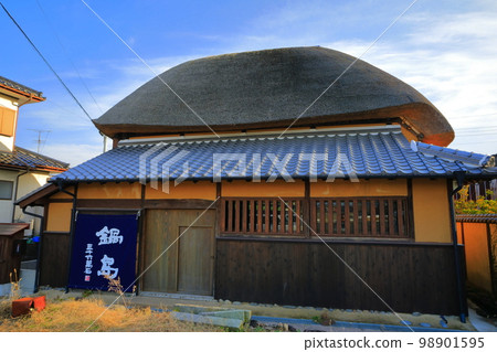 [佐賀縣]肥前濱宿的茅草屋，晴天 98901595