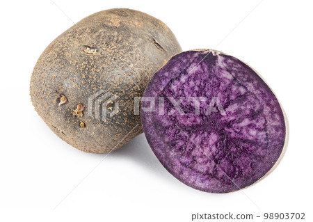 Vitelotte potatoes. Raw unpeeled purple potatoes isolated on white background, full depth of field. 98903702