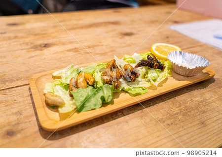 吃和比較黃蜂 吃和比較黃蜂 98905214