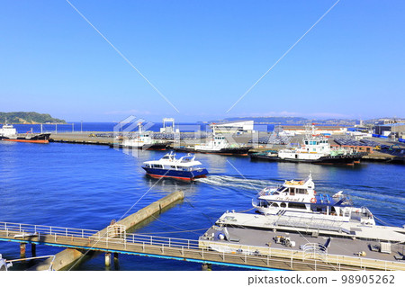 Yokosuka Port scenery seen from Mikasa Memorial Ship Yokosuka Port scenery seen from Mikasa Memorial Ship 98905262
