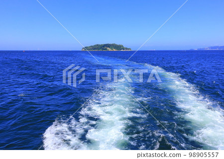 Scenery of Sarushima seen from a ship Scenery of Sarushima seen from a ship 98905557
