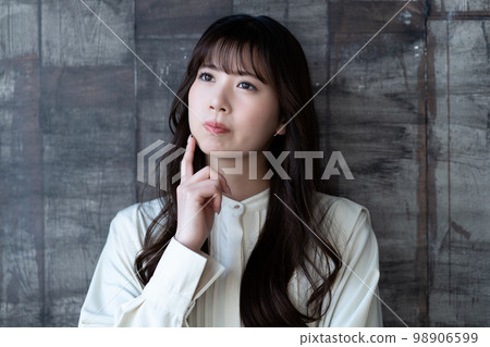 Frustrated woman Frustrated woman 98906599