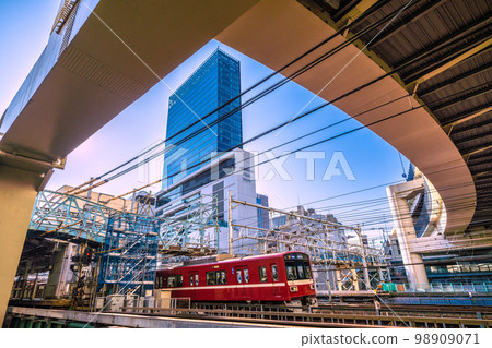 Yokohama cityscape in Japan View of Yokohama Station, JR Yokohama Tower, trains, etc. Yokohama cityscape in Japan View of Yokohama Station, JR Yokohama Tower, trains, etc. 98909071