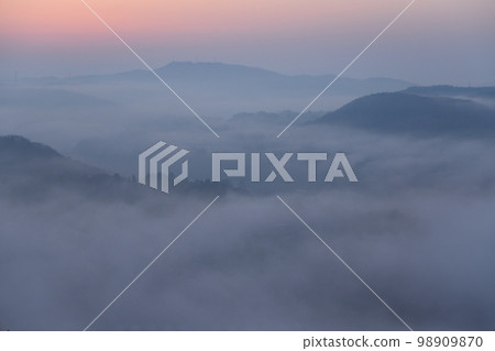 Sea of clouds in Kamakurayama, Motegi, Tochigi prefecture 98909870