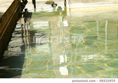 Color flow river transparent transparent (registered February 2023) Color flow river transparent transparent (registered February 2023) 98910959