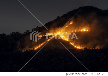 Kyoto Daimonji Yaki, Gozan Okuribi, Daimonji no Okuribi, Memorial Service for Spirits, Obon Festival, Traditional Events 98912125