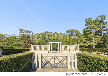 Hanzei-tenno-ryo Kofun (Tadeiyama Kofun), Sakai City, Osaka Prefecture 98915217