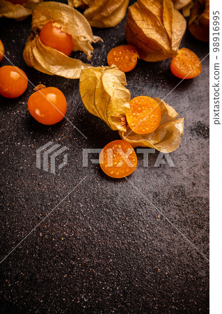 Cape Gooseberries 98916995