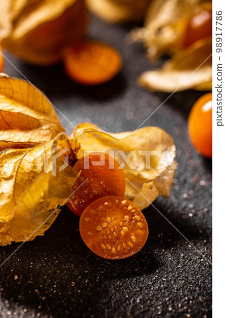 Cape Gooseberry fruit 98917786