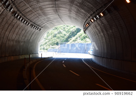 Coastal road shelter 98919662