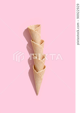 Ice cream cone on color background 98922929