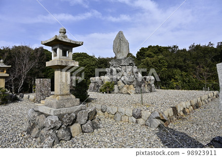 菅崎園地晴雨烈士紀念碑 菅崎園地晴雨烈士紀念碑 98923911