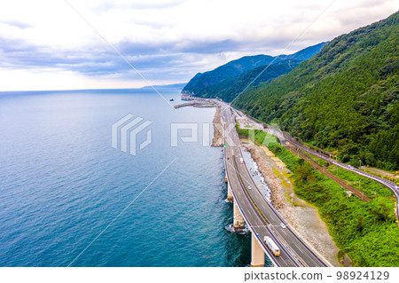 北陸高速公路，8號國道，越後常木鐵路日本開His井線（新潟縣It魚川市） 98924129