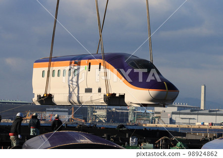 Transportation of Yamagata Shinkansen E8 series train Transportation of Yamagata Shinkansen E8 series train 98924862