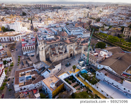 Aerial view of city Jerez de la Frontera. Spain 98925096