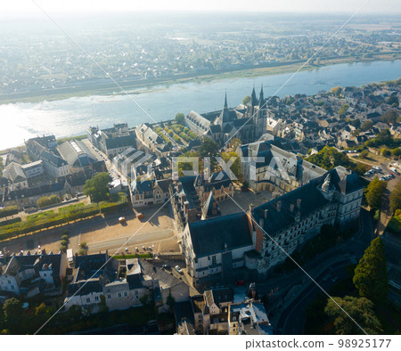 Royal Chateau and church of St. Nicolas in Blois Royal Chateau and church of St. Nicolas in Blois 98925177