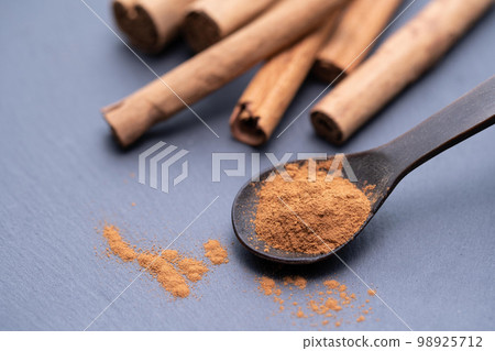 Cinnamon spice powder Cinnamon spice powder 98925712