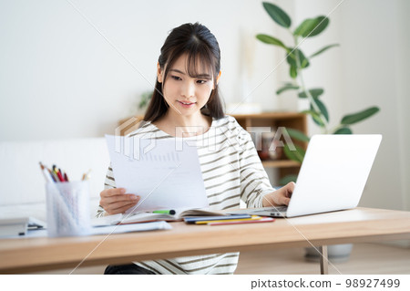 婦女用通貨膨脹檢查家庭賬簿 98927499