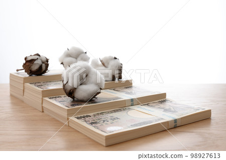 Cotton price market Commodity futures trading Million yen banknote staircase 10 million yen 2022 10,000 yen bill 98927613