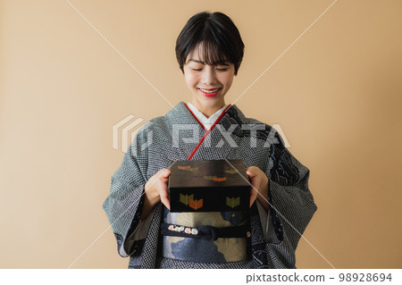 Black shibori visiting clothes, multi-tiered boxes Black shibori visiting clothes, multi-tiered boxes 98928694