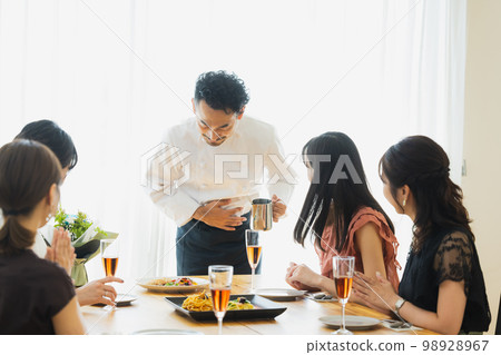 婦女聚會，酒會 98928967