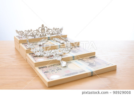 Wedding rings and jewelry sales industry market price million yen banknote stairs 10 million yen 2022 10,000 yen bill Wedding rings and jewelry sales industry market price million yen banknote stairs 10 million yen 2022 10,000 yen bill 98929008