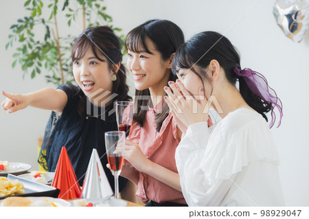 女生聚會圖片 98929047