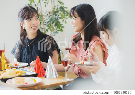 女生聚會圖片 98929053