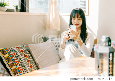 College student living alone 98930912