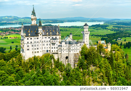 View of Neuschwanstein Castle and Forggensee Lake in southwest Bavaria, Germany 98931947