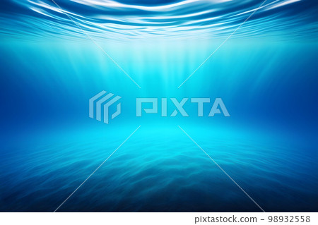 在光線傾瀉的海裡。水下。沒有魚。 98932558