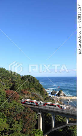 三陸鐵道北里亞斯線沿線的風景 三陸鐵道北里亞斯線沿線的風景 98935157