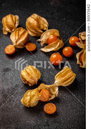 Fresh juicy organic Cape gooseberries Fresh juicy organic Cape gooseberries 98935642