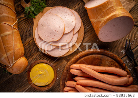 Deli meats and Wiener sausages Deli meats and Wiener sausages 98935668