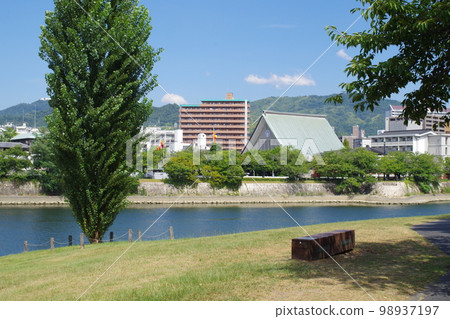 ㋇6th Hiroshima Otagawa riverside scenery 98937197
