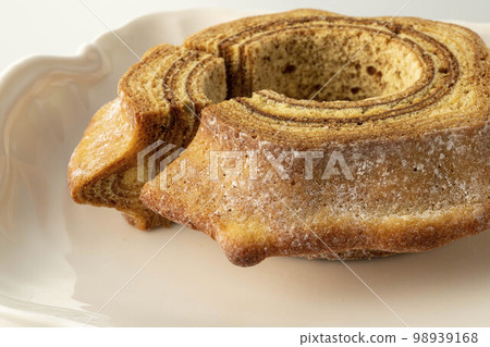 Delicious baumkuchen Delicious baumkuchen 98939168