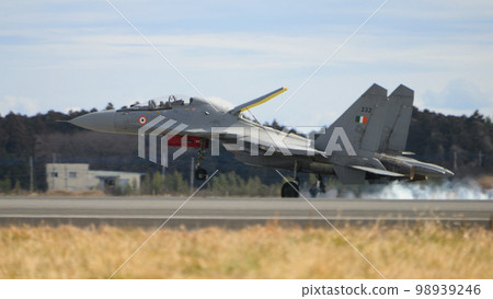 印度空軍蘇霍伊 Su-30MKI 降落 98939246
