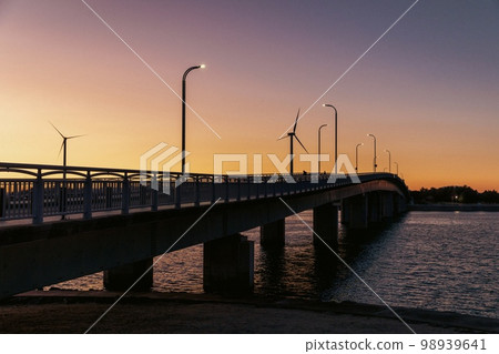 黃昏的知多市新舞子海灘 98939641