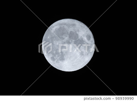 Full moon seen from Hokkaido Full moon seen from Hokkaido 98939990